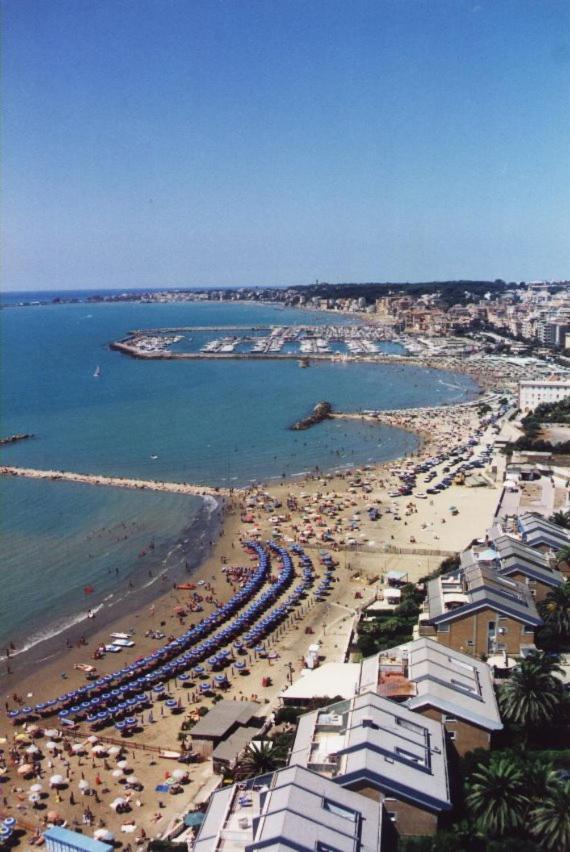 Hotel La Casa Degli Artisti 1 Nettuno Exteriér fotografie